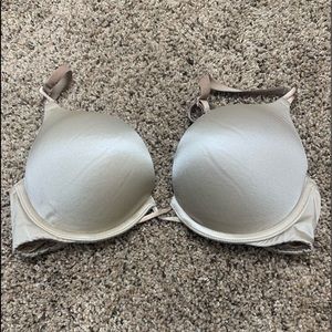 32B VS bra